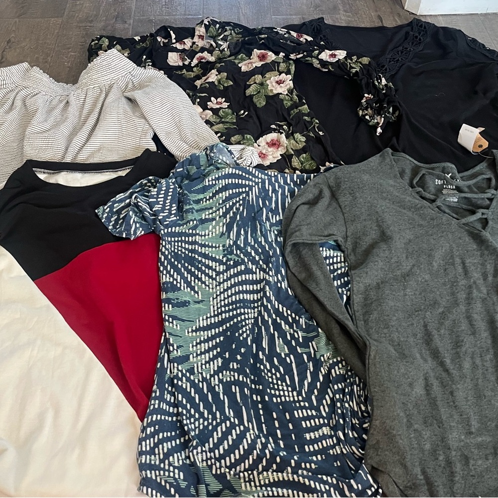 💵BUNDLE💵-7/$7 Women’s Long Sleeved Shirts Bundle, 7 Long Sleeved Shirts for $7